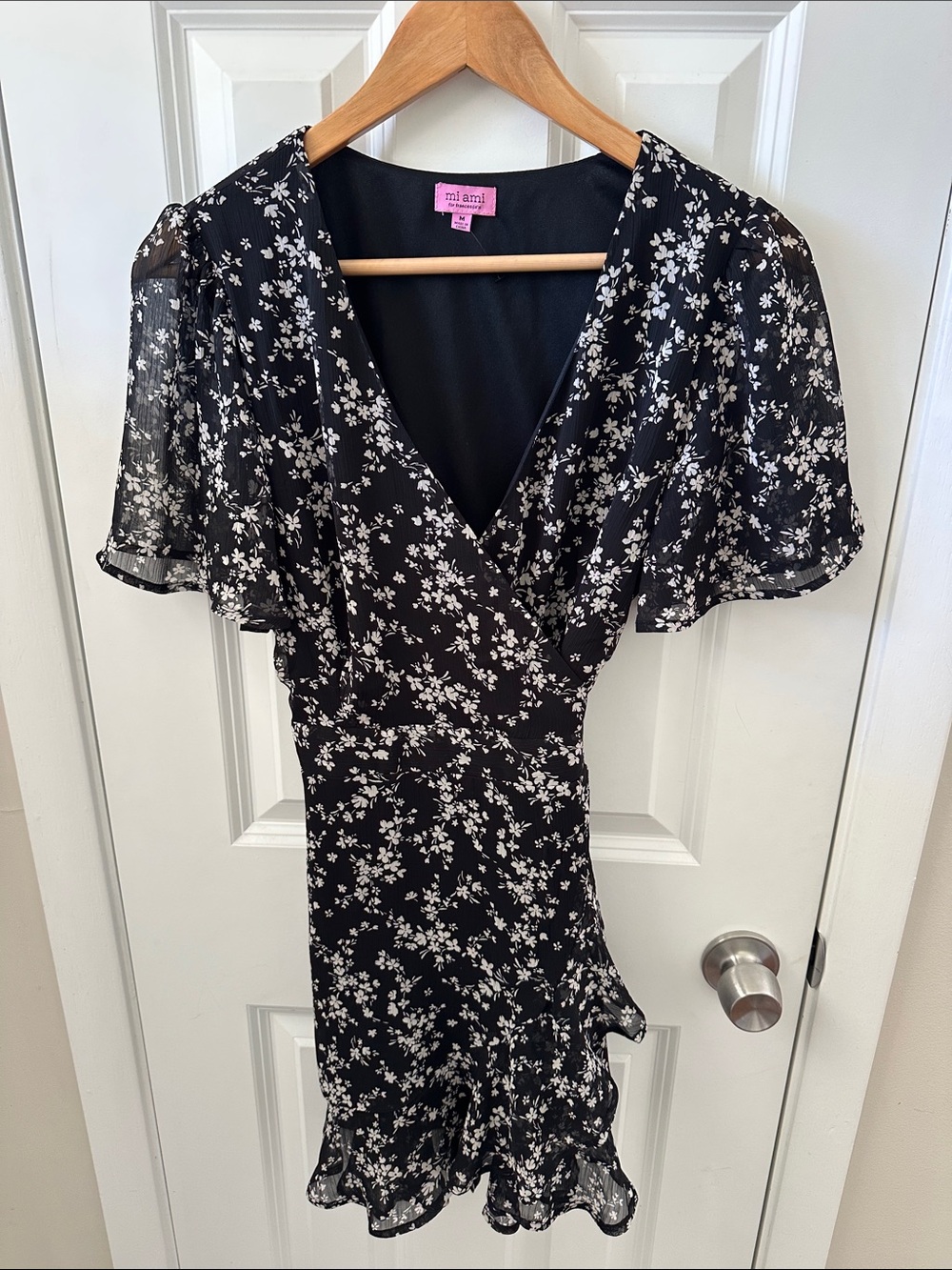 Francesca's Collections Black & White Floral Mini Dress